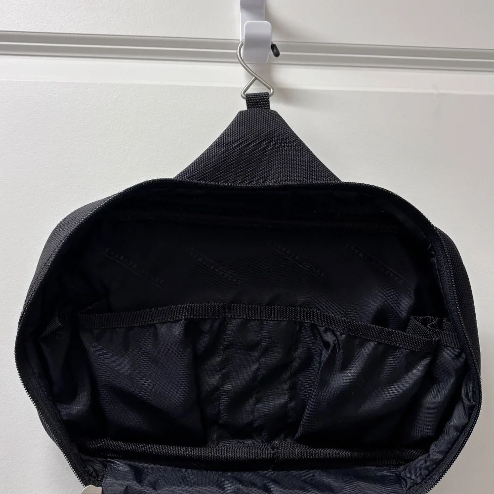 Sharper Image Hanging Travel Toiletry Bag Personal Organizer Cosmetic Black
